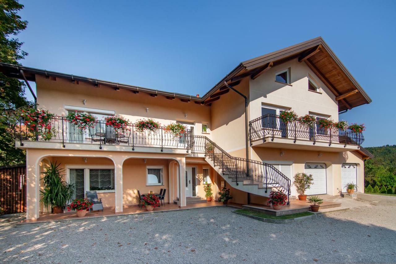 Rooms Sajina Podgrad  Екстериор снимка